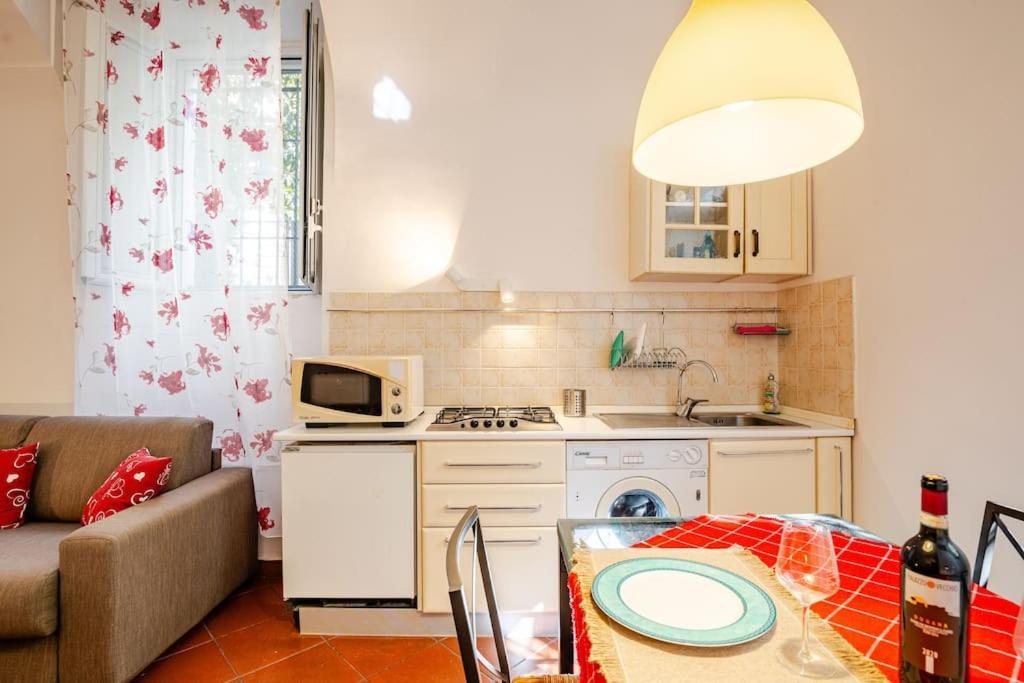 Lovely Loft Torlonia In Center Town * Rom